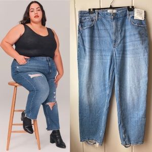 NWT Abercrombie & Fitch The Ankle Straight Ultra High Rise Distressed Jeans